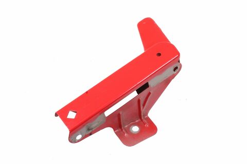 Pravý držák předního nárazníku 06-