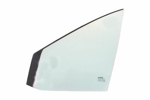 Levé sklo předních dveří pevné