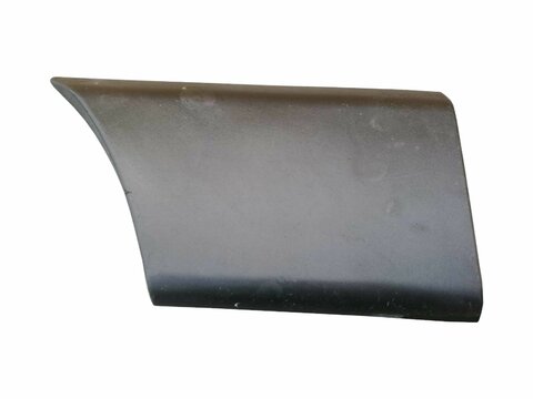 Levá boční lišta zadního převisu krátký a střední rozvor krátký převis bez pozičních světel