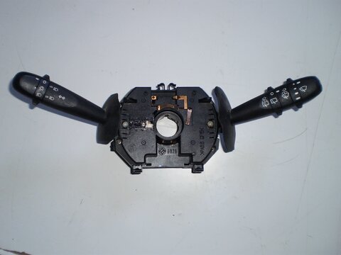 Přepínací páčka (ASR ESP, multifunkční zobraz. zařízení)