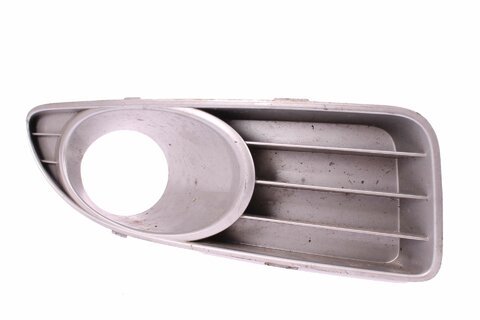 Mřížka s otvorem pro mlhovku stříbrná pravá