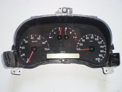 Přístrojový štít 46779054