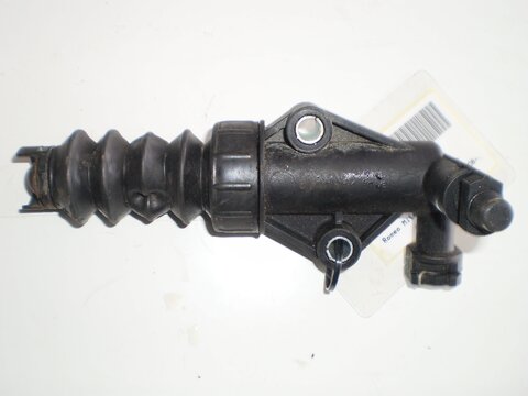 Pomocný spojkový válec 55183442