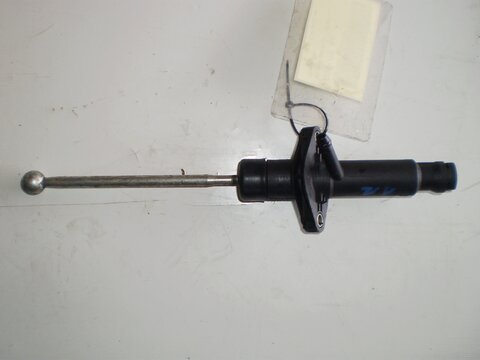 Hlavní spojkový válec