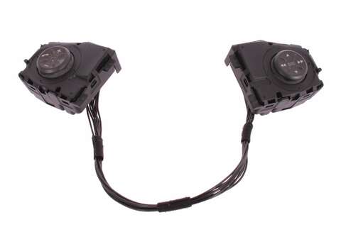 Multifunkční tlačítka volantu