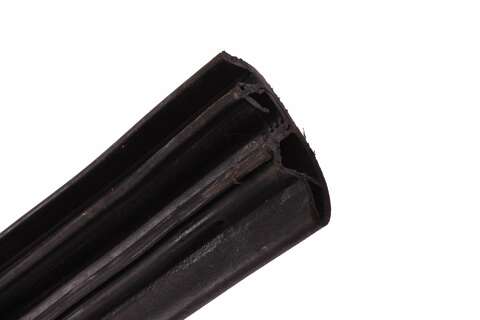 Těsnění předních dveří pravé