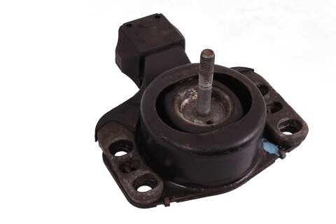 Silentblok zavěšení motoru