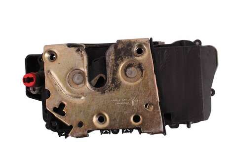 Zámek dveří - pravé zadní 9138A4 ( do r.v. 05/2005 )