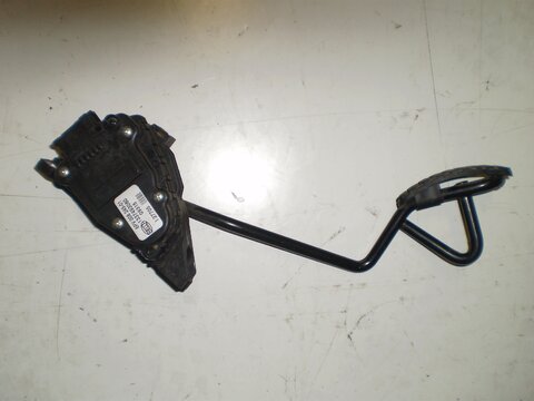 Plynový pedál 1337493080