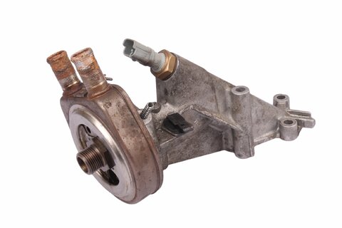 Podpěra držáku olejového filtru se senzorem tlaku oleje