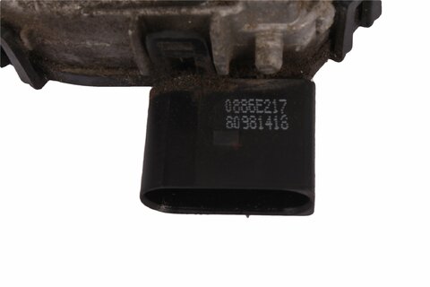 Motorek předního stěrače bez mechanismu