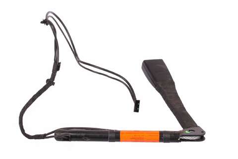 Zámek pásu s pyropatronou přední (levý)