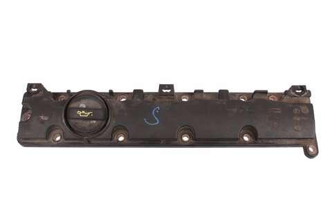 Víko vačkové hřídele sací