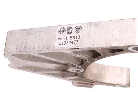 Držák motoru spodní