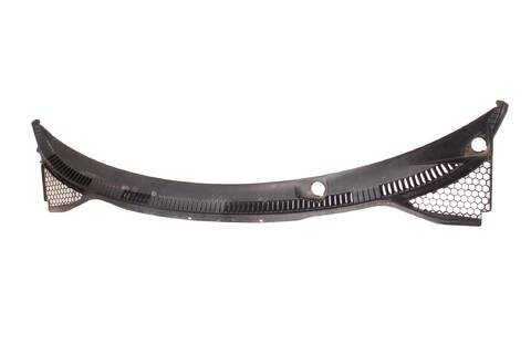 Plastový kryt pod čelní okno 8251Y0