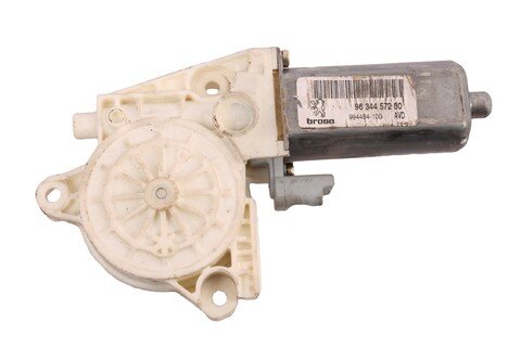 Motorek pravé přední stahovačky