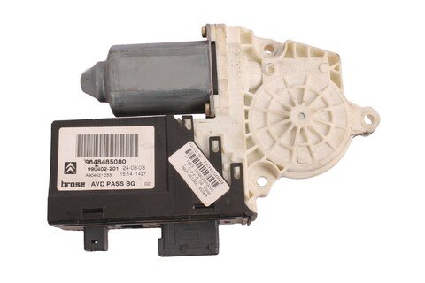 Motorek pravý přední stahovačky