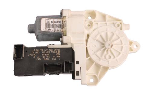 Motorek pravý přední stahovačky