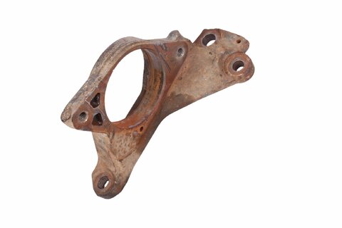 Držák pravé přední poloosy