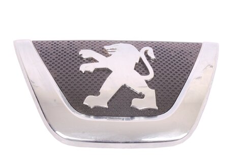 Znak přední masky 7415A104