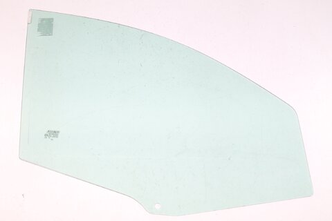 Boční okno přední pravé P 03-