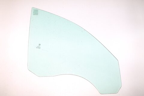 Boční okno přední pravé P