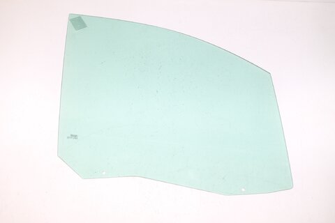 Boční okno přední pravé P 02-