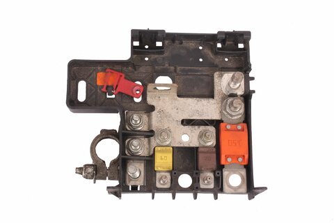 Kontakt akumulátoru s pojistkami