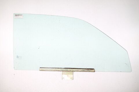 Boční okno přední pravé P