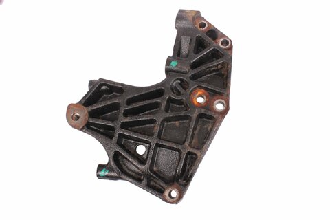 Držák příslušenství motoru