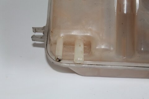 Expanzní nádoba vody (dva vývody)