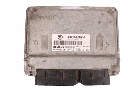 Řídící jednotka motoru 03D906032A