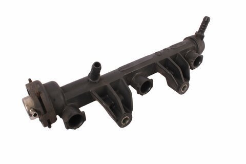 Vstřikovací lišta 03D133329A