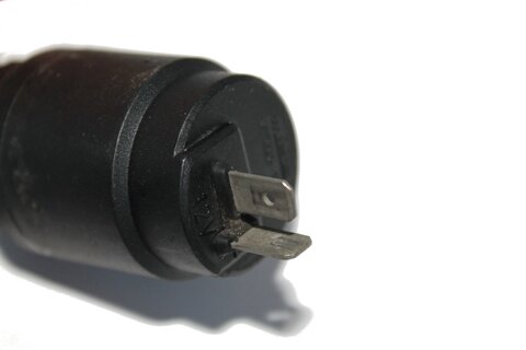 Motorek ostřikovačů (T - konektor, 1 vývod)