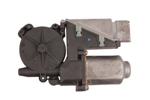 Elektrický motorek pravé zadní stahovačky 9224A4