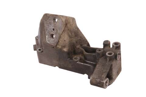 Držák motoru levý