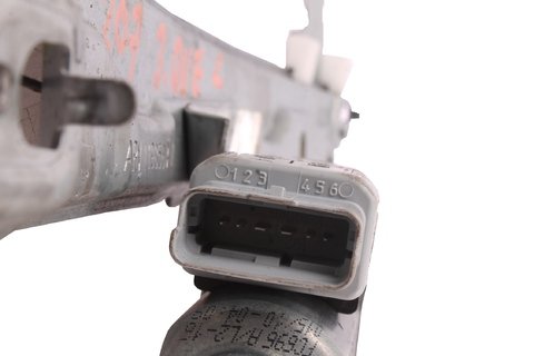 Levá přední stahovačka (velký oválný konektor)