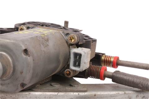 Pravá přední stahovačka (malý hranatý konektor) 3DV