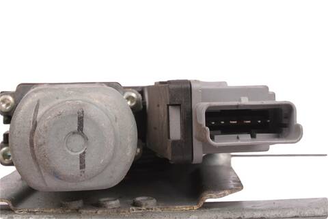 Pravá zadní stahovačka (velký oválný konektor)