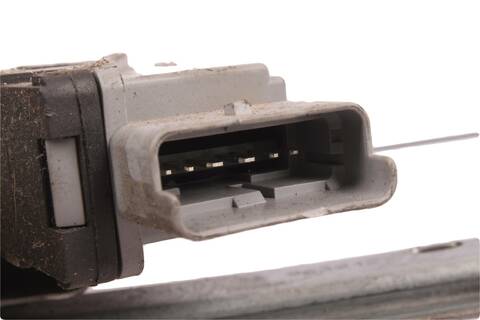 Levá přední stahovačka (velký oválný konektor)