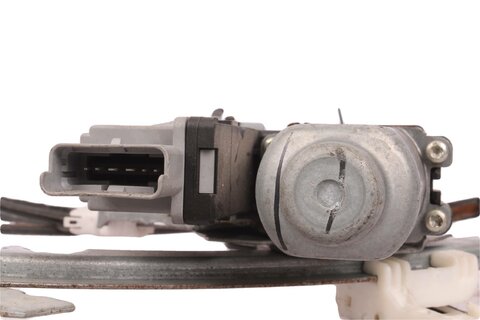 Pravá přední stahovačka (velký oválný konektor) 5DV