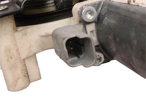 Pravá přední stahovačka (oválný konektor) CC