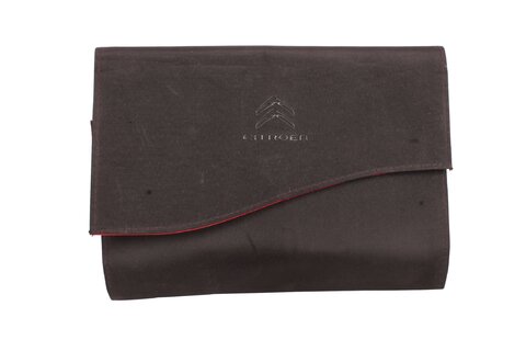 Pořadač na dokumenty k vozu