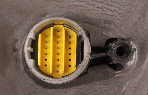 Pravé zpětné zrcátko 13 PIN elektricky ovládané s příklopem - lakované