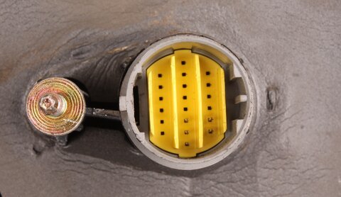 Levé zpětné zrcátko elektricky ovládané a vyhřívané - lakované