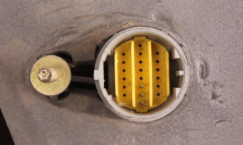 Levé zpětné zrcátko elektricky ovládané - lakované