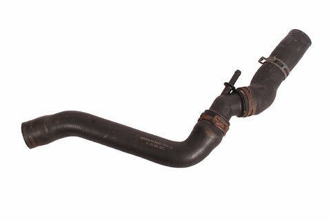 Hadice vody od příruby k chladiči chladícího okruhu 1J0122101A