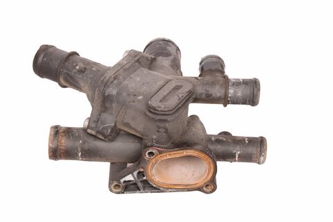 Těleso termostatu kompletní 06A121513