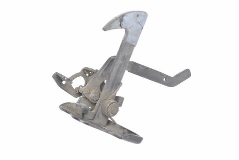 Páčka pro odjištění víka motoru