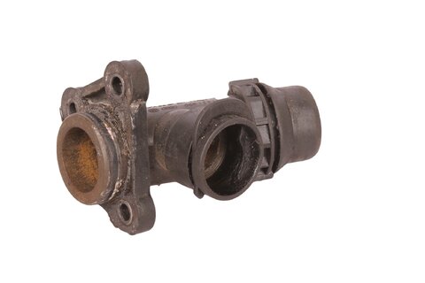 Příruba chladiva 06F121131C